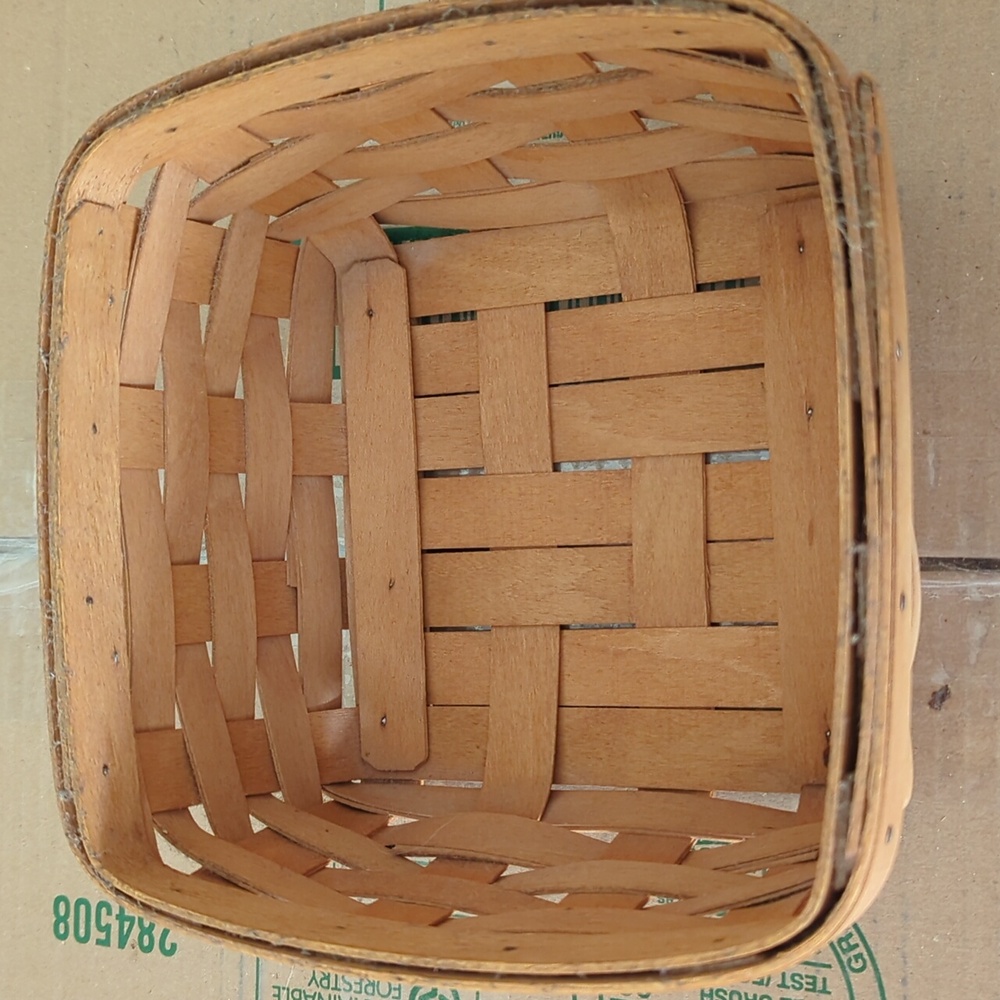 Vintage 1997 Longaberger basket